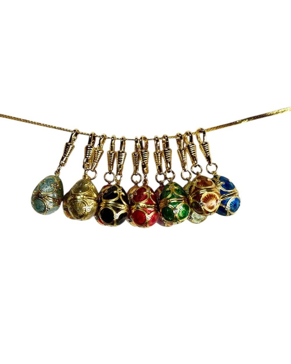 Kara Burç Yumurta Charm